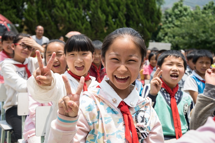 申博sunbet梦想100分公益行走进昆明翠华希望小学